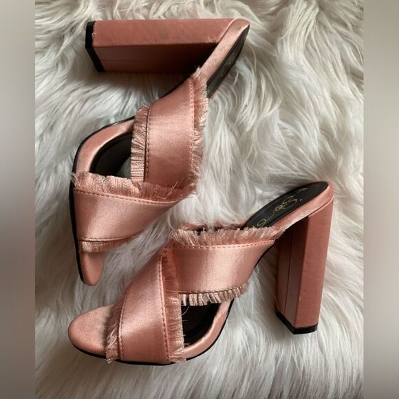 So Me Shoes - Picture 1 of 6